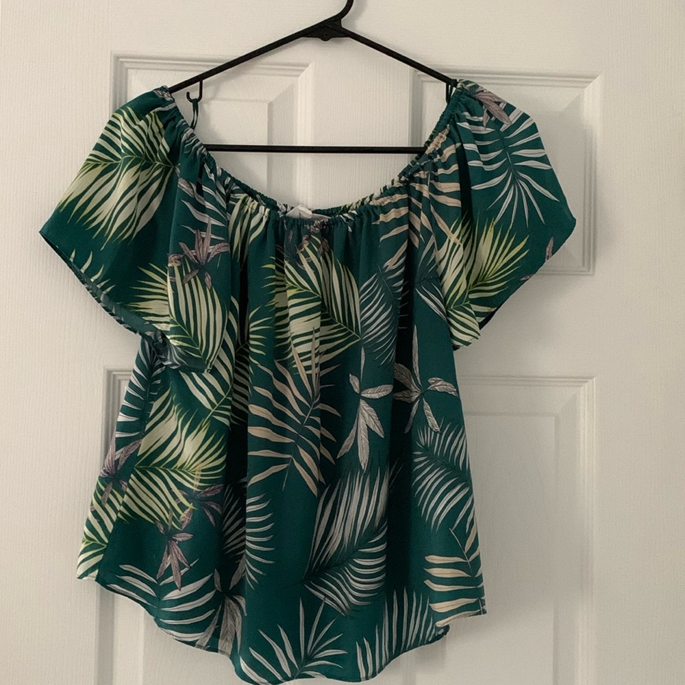 BB DAKOTA size small tropical print blouse